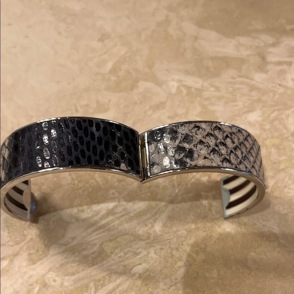 Henri Bendel Bangle Bracelet Snake Print Cream Brown Rhinestone Chunky Statement - Picture 5 of 5